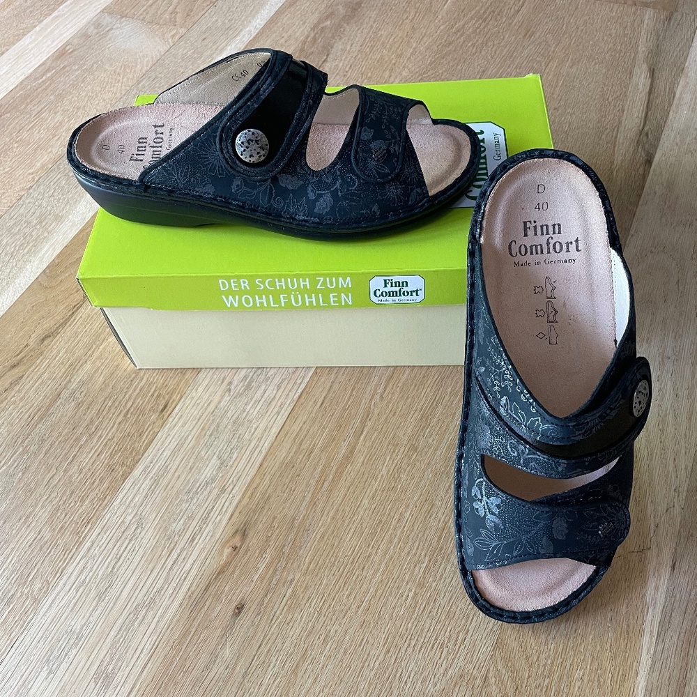 Finn Comfort Black Floral Slide Sandals